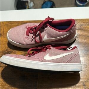 Nike Burgundy SB Check